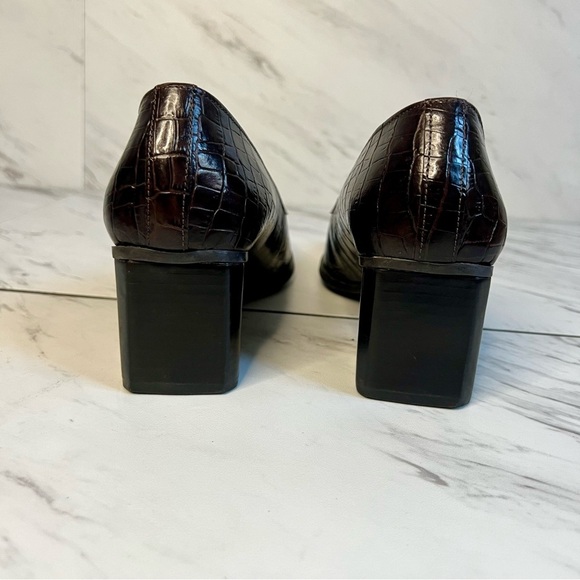 3/$60 Bandolino Moon Croc Square Toe Leather Chocolate Pump Heel SZ 6.5 - Picture 3 of 6